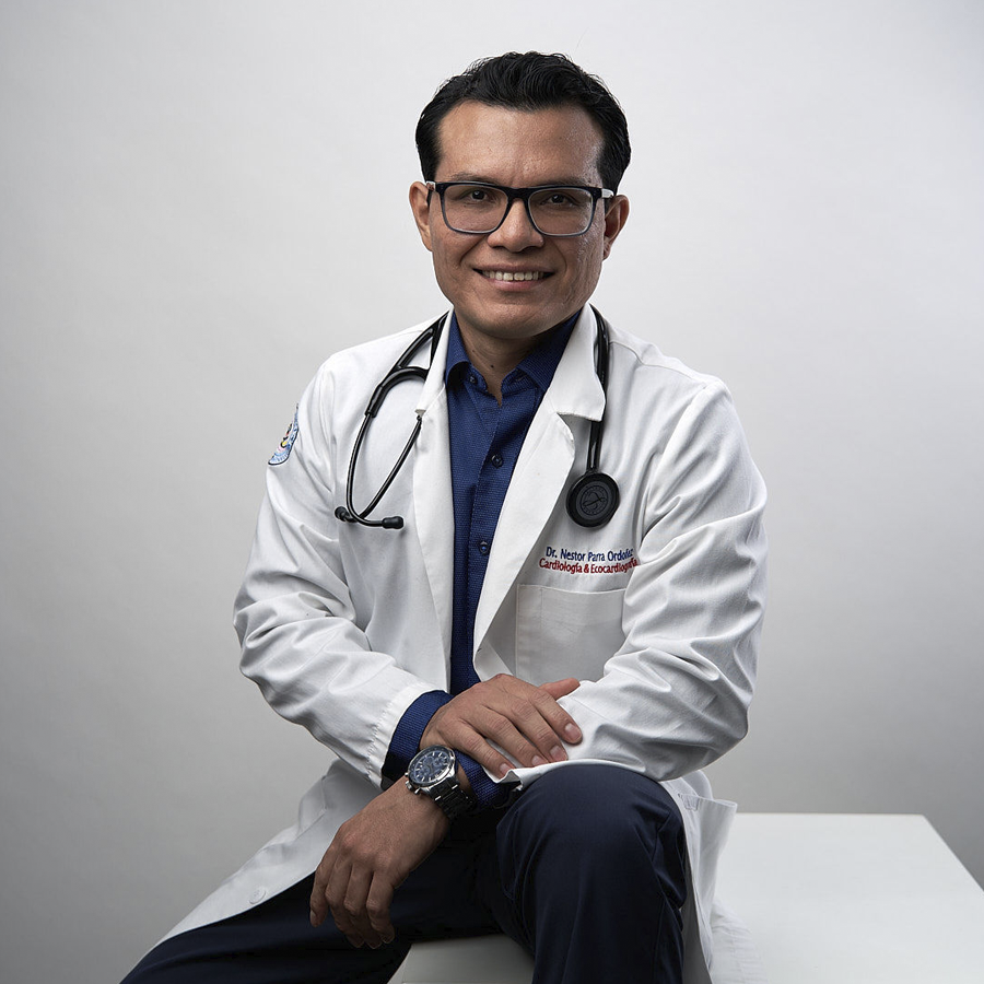 Dr. Néstor Parra Ordóñez, Cardiólogo